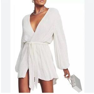 Retrofete Elegant White V-Neck Dress